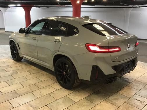 2023 BMW X4 M40i