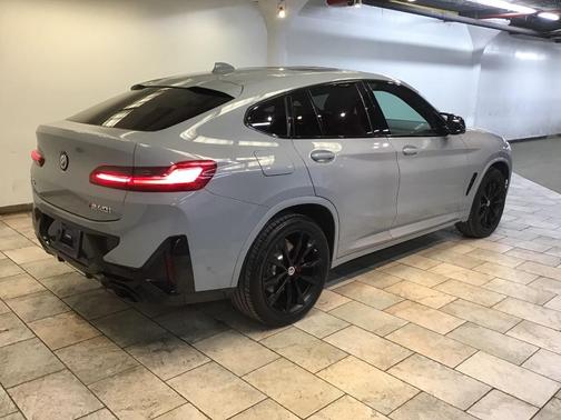 2023 BMW X4 M40i