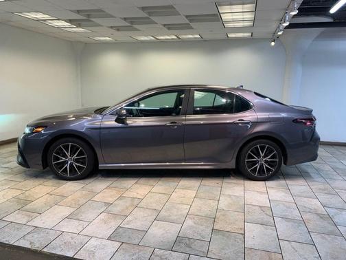 Predawn Gray Mica 2023 Toyota Camry SE