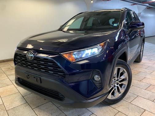 2020 Toyota RAV4 XLE Premium