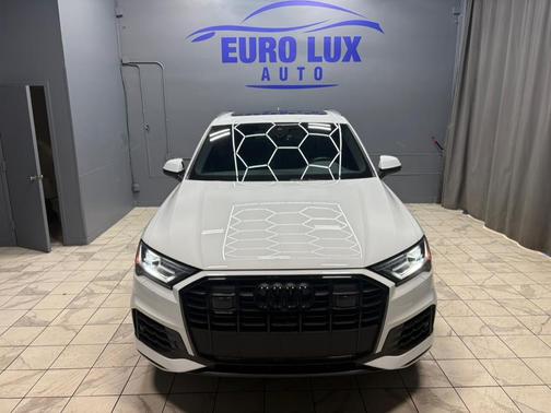 2022 Audi Q7 45 Premium Plus