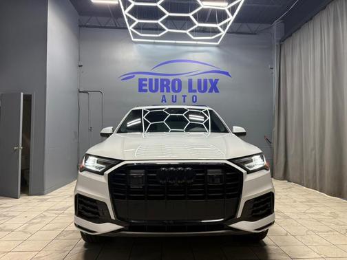 2022 Audi Q7 45 Premium Plus
