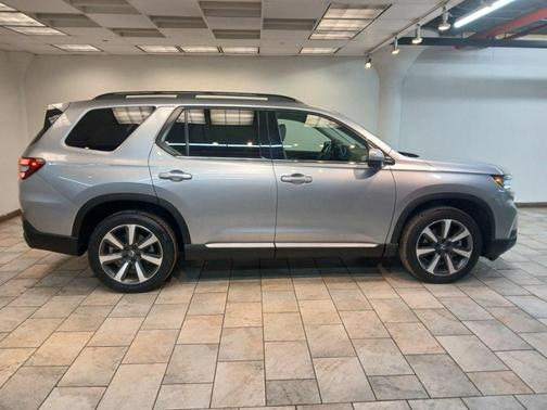 2023 Honda Pilot Touring 8-Passenger