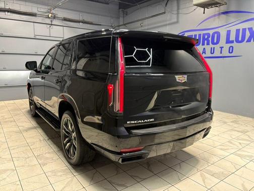 2023 Cadillac Escalade Sport