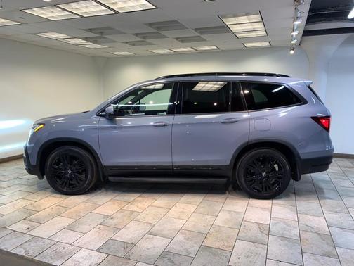 2022 Honda Pilot AWD Black Edition