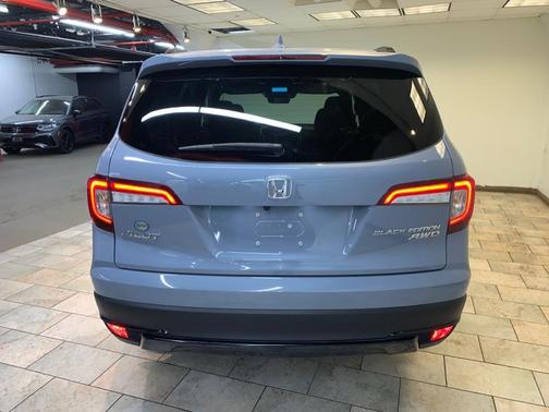 2022 Honda Pilot AWD Black Edition