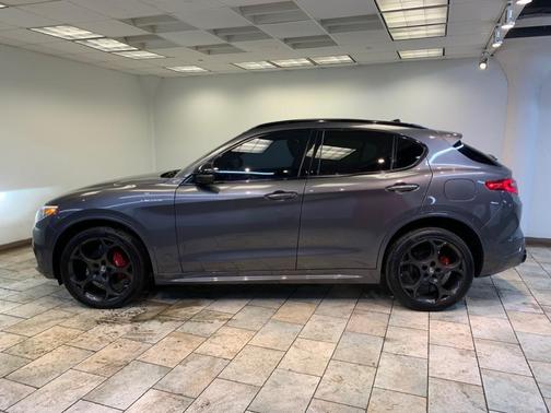 2023 Alfa Romeo Stelvio Veloce AWD