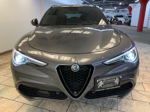 2023 Alfa Romeo Stelvio Veloce AWD