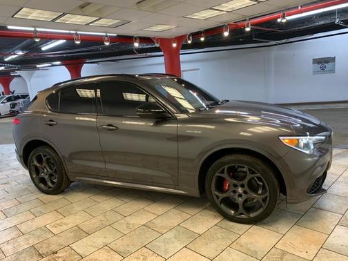 2023 Alfa Romeo Stelvio Veloce AWD