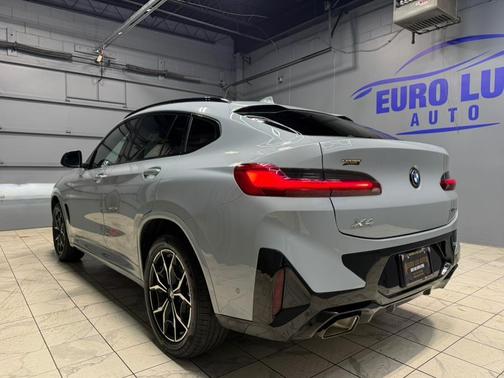 Brooklyn Grey Metallic 2023 BMW X4 xDrive30i