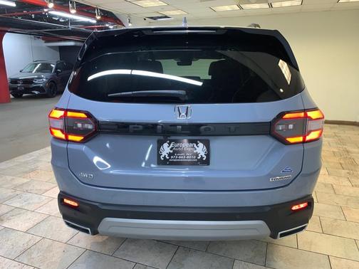 2023 Honda Pilot Touring 8-Passenger