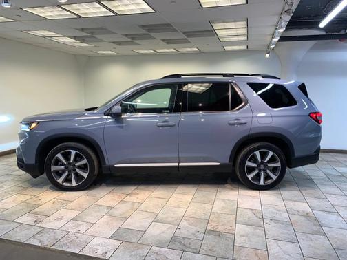 2023 Honda Pilot Touring 8-Passenger