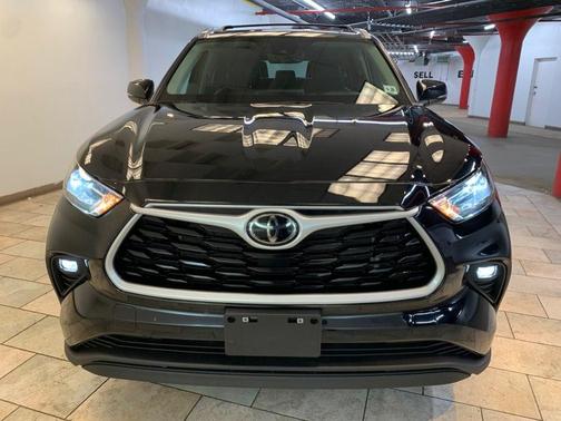 Midnight Black Metallic 2023 Toyota Highlander XLE