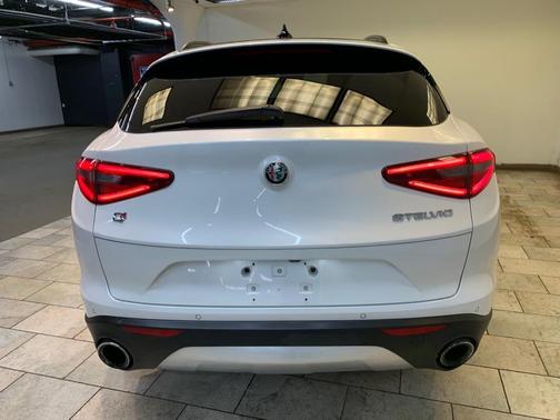 2018 Alfa Romeo Stelvio Ti Sport