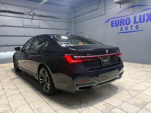 2022 BMW 750 i xDrive