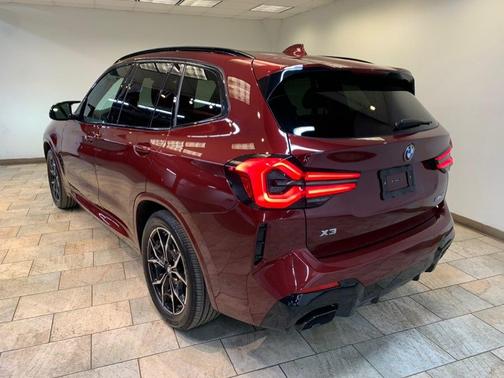 Aventurin Red Metallic 2024 BMW X3 M40i