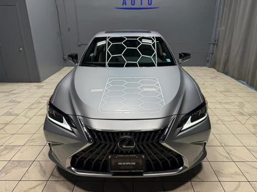2025 Lexus ES 300h Base