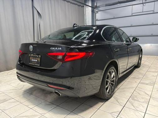 2020 Alfa Romeo Giulia Base