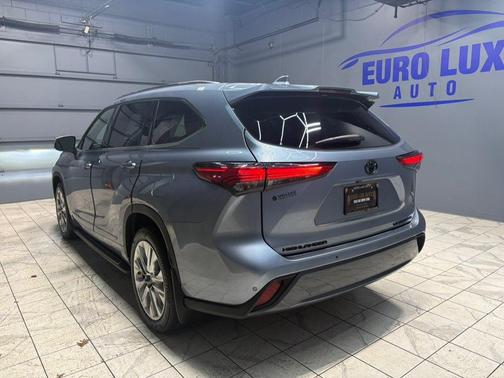 2022 Toyota Highlander Limited