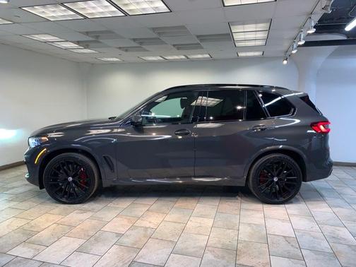 Dravit Grey Metallic 2022 BMW X5 M50i