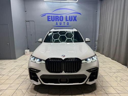 2020 BMW X7 M50i