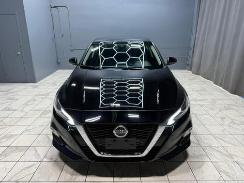 Super Black 2022 Nissan Altima 2.5 SV