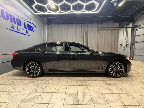 2021 BMW 750 i xDrive