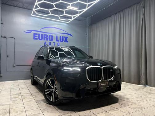 2023 BMW X7 M60i