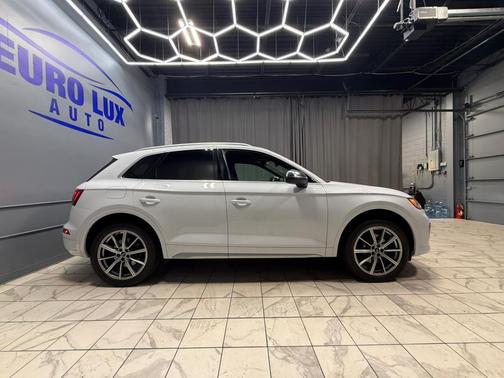 Ibis White 2021 Audi SQ5 3.0T Premium Plus