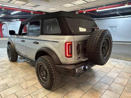 2022 Ford Bronco Black Diamond