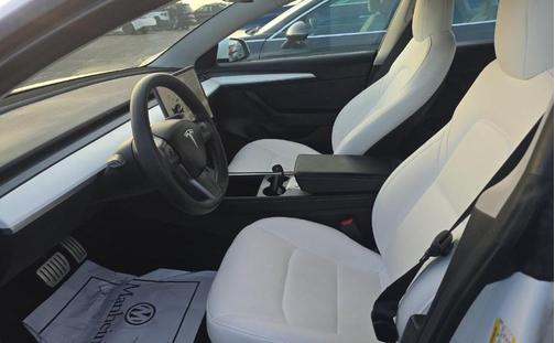 Pearl White Multi-Coat 2022 Tesla Model 3 Performance