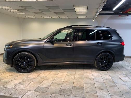 2024 BMW X7 M60i