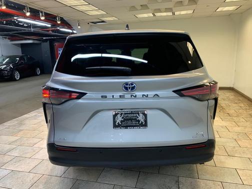 2021 Toyota Sienna XLE 7 Passenger
