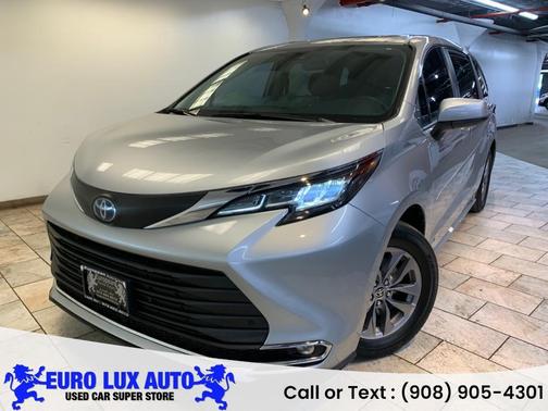 2021 Toyota Sienna XLE 7 Passenger
