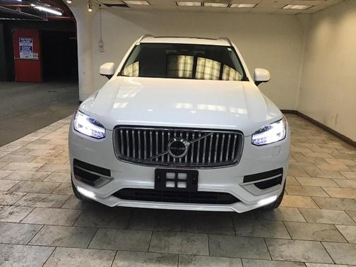 2023 Volvo XC90 B6 Ultimate 6-Seater