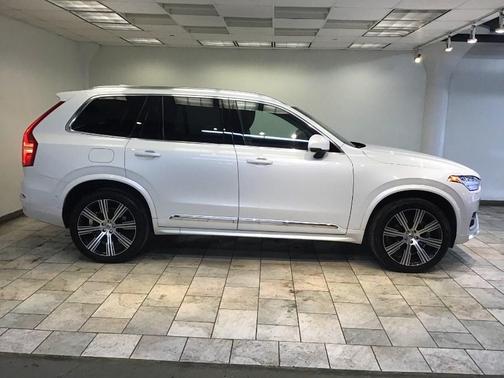 2023 Volvo XC90 B6 Ultimate 6-Seater