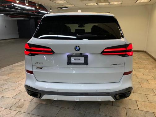 Alpine White 2024 BMW X5 xDrive40i