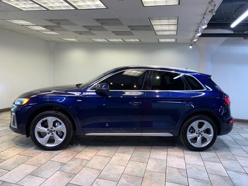 2022 Audi Q5 45 S line Premium Plus