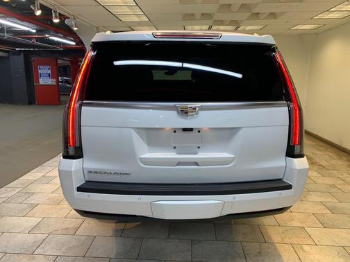 2017 Cadillac Escalade ESV Luxury