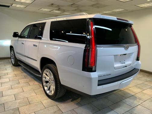 2017 Cadillac Escalade ESV Luxury
