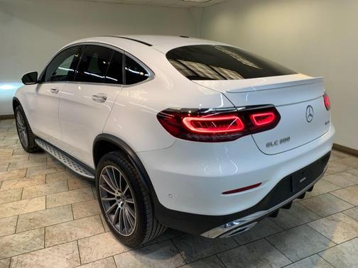 2022 Mercedes-Benz GLC 300 4MATIC Coupe