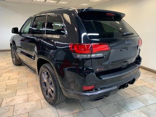 Diamond Black Crystal Pearlcoat 2020 Jeep Grand Cherokee Limited X