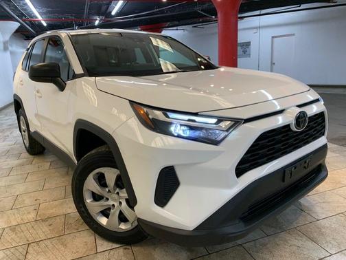 2023 Toyota RAV4 LE