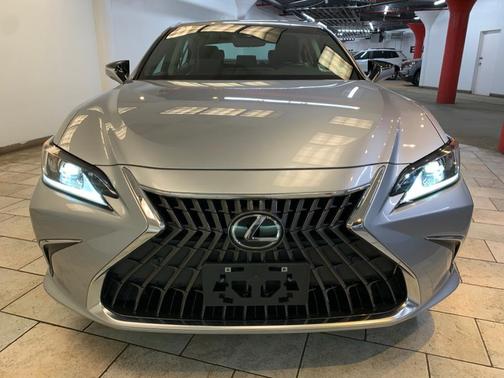 2022 Lexus ES 350 Base
