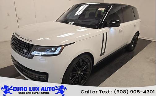 Fuji White 2023 Land Rover Range Rover P400 SE