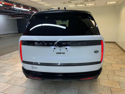 Fuji White 2023 Land Rover Range Rover P400 SE
