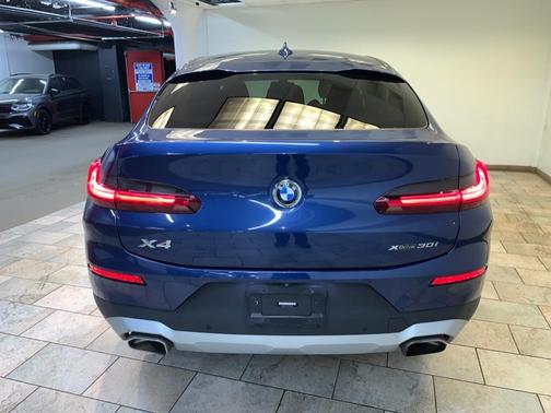 2022 BMW X4 xDrive30i