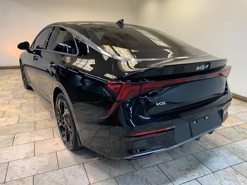 Aurora Black Pearl 2025 Kia K5 GT-Line