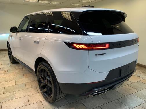 2023 Land Rover Range Rover Sport SE