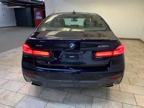 Carbon Black Metallic 2023 BMW 530 i xDrive